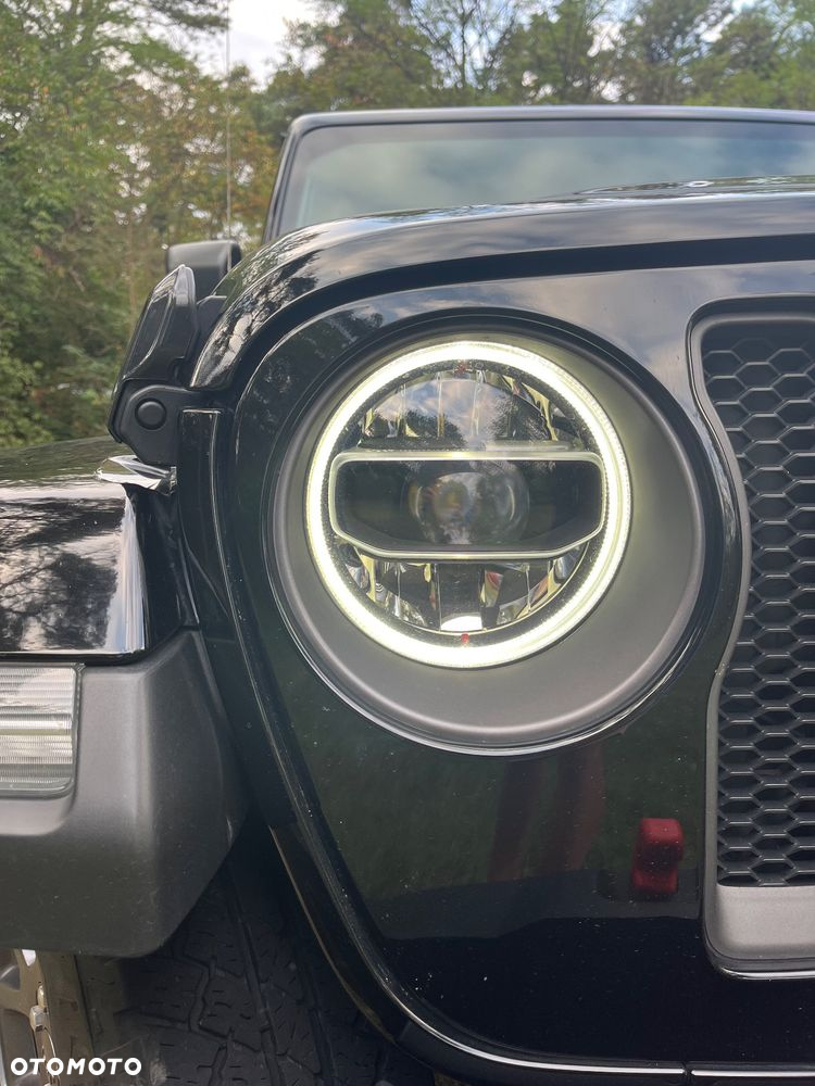Jeep Wrangler - 8