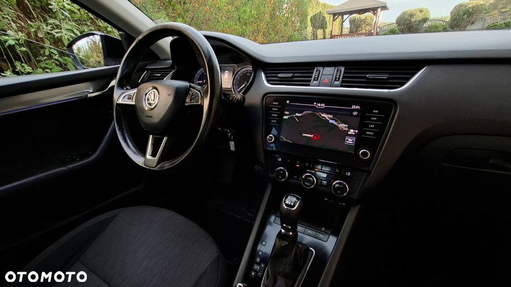 Skoda Octavia 2.0 TDI 4x4 DSG Style - 19