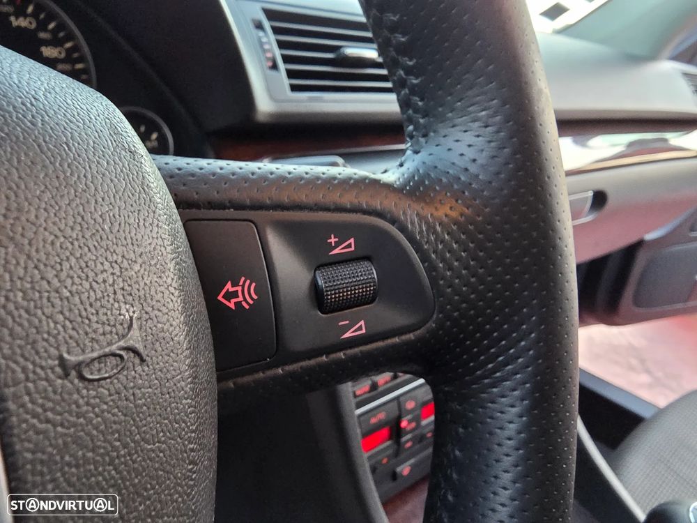 Audi A4 Avant 2.0 TDI S-line - 26