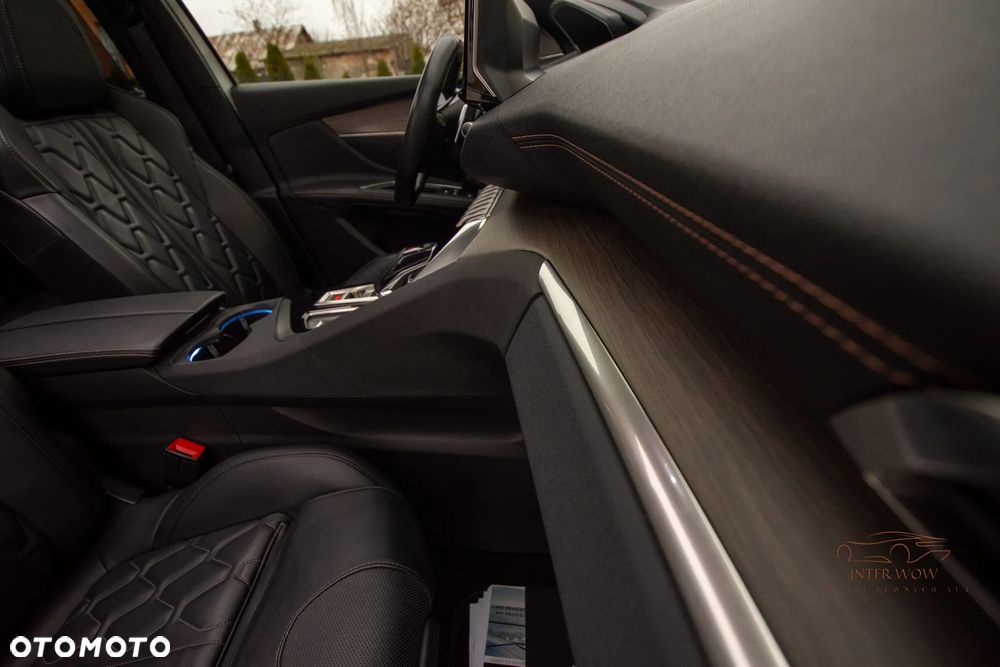 Peugeot 5008 1.6 PureTech GT Pack S&S EAT8 - 24