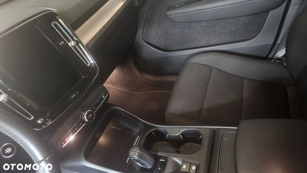 Volvo XC 40 T3 Momentum - 11