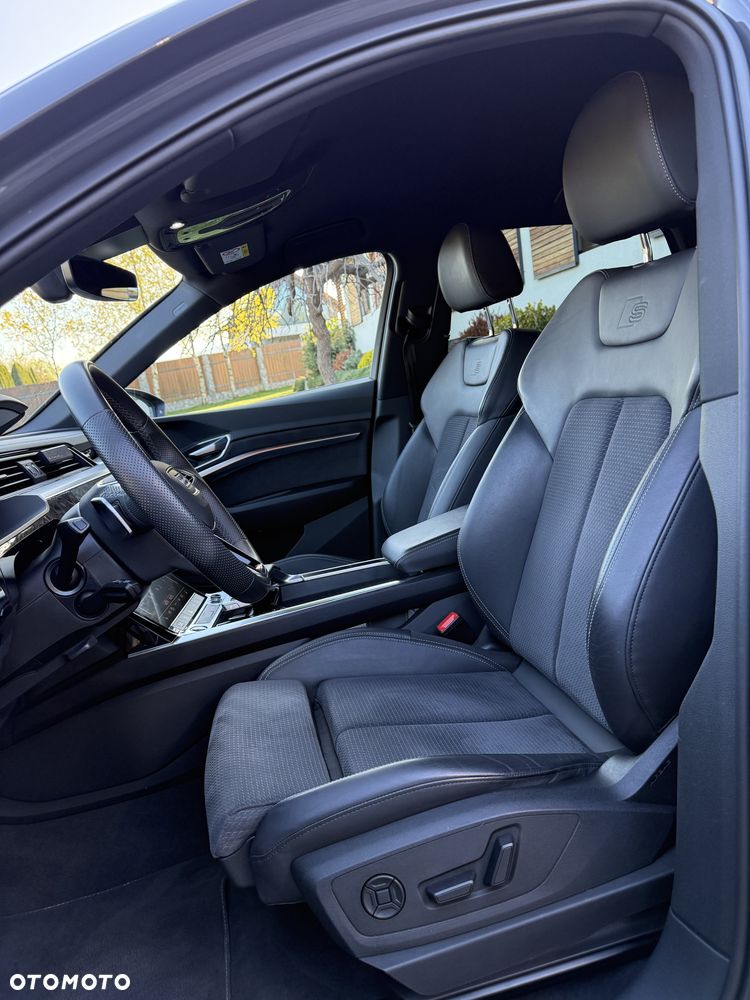 Audi Q8 Sportback e-tron - 14