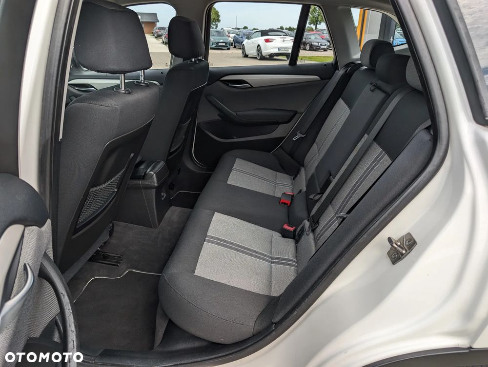 BMW X1 sDrive18d Sport Line - 36