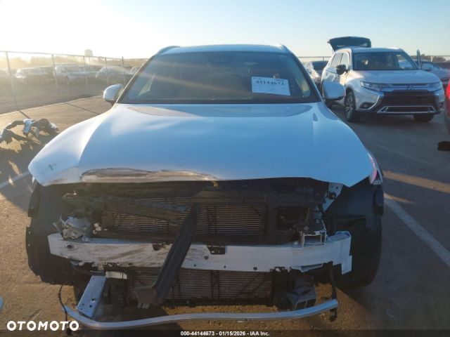 Volvo V60 Cross Country B5 B AWD Ultimate - 13