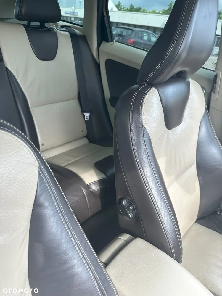 Volvo XC 60 D5 AWD Summum - 26
