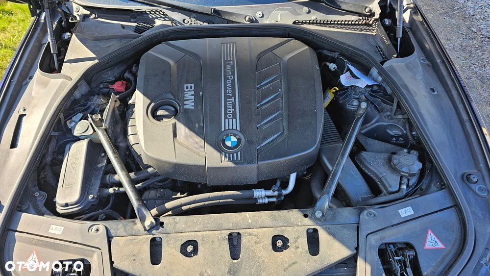 BMW Seria 5 525d xDrive - 26