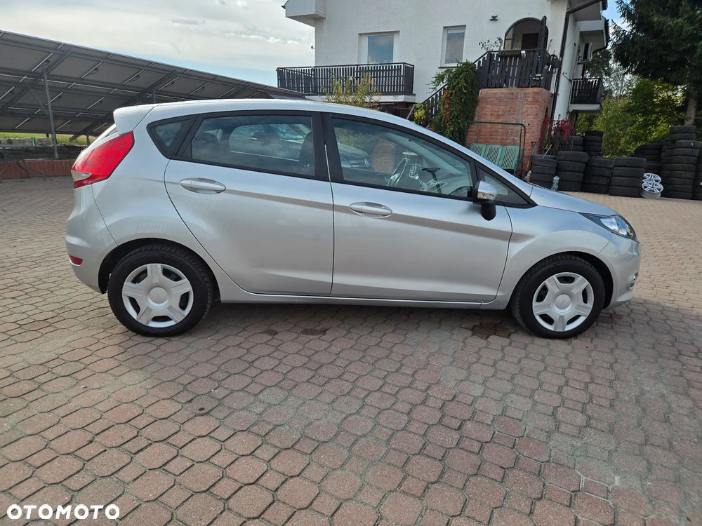 Ford Fiesta - 9