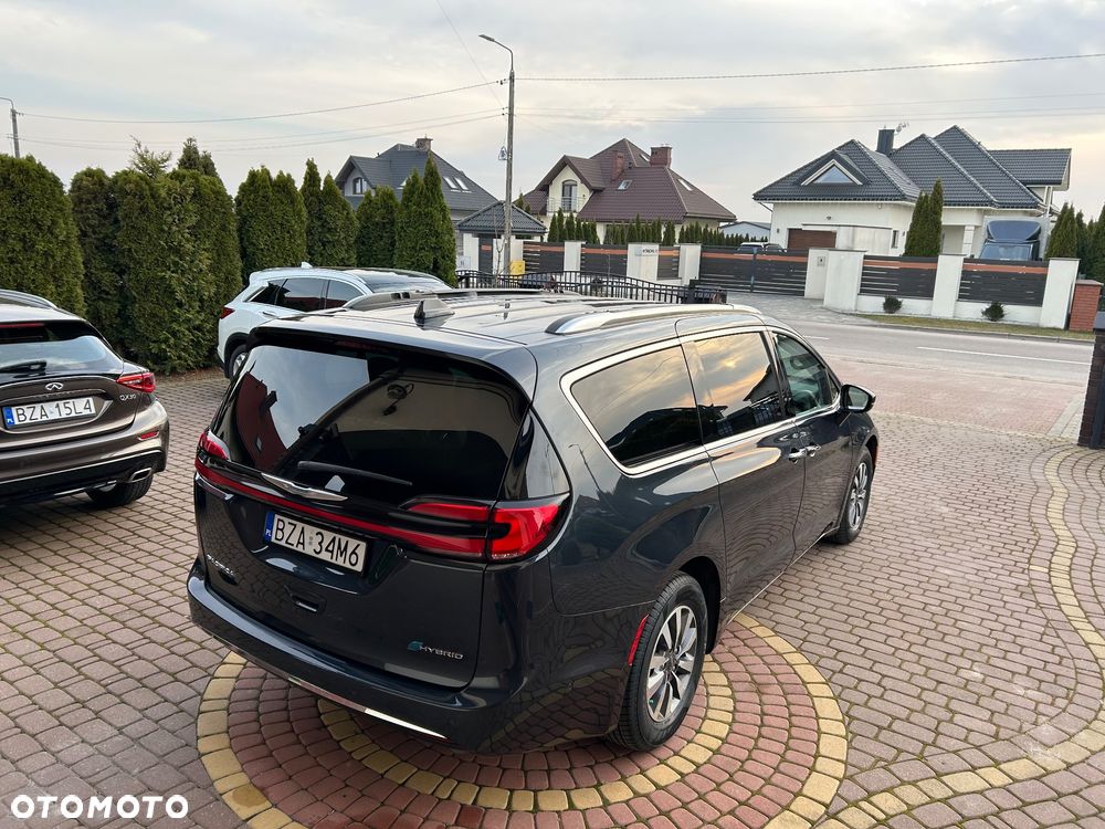 Chrysler Pacifica - 11