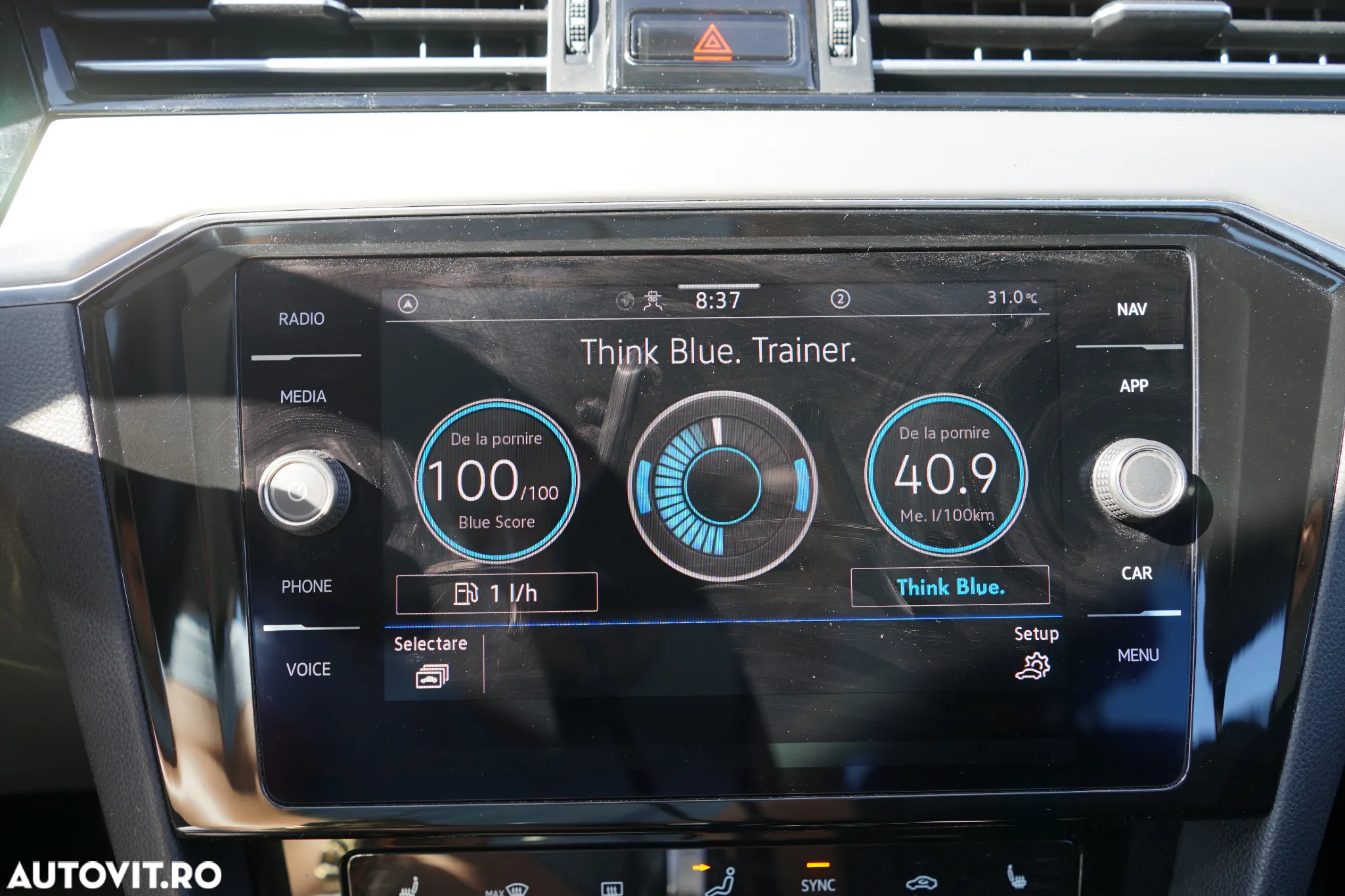 Volkswagen Passat Variant 2.0 TDI DSG 4Motion Highline - 23