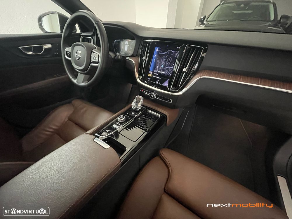 Volvo V60 2.0 T8 AWD TE Inscription - 19