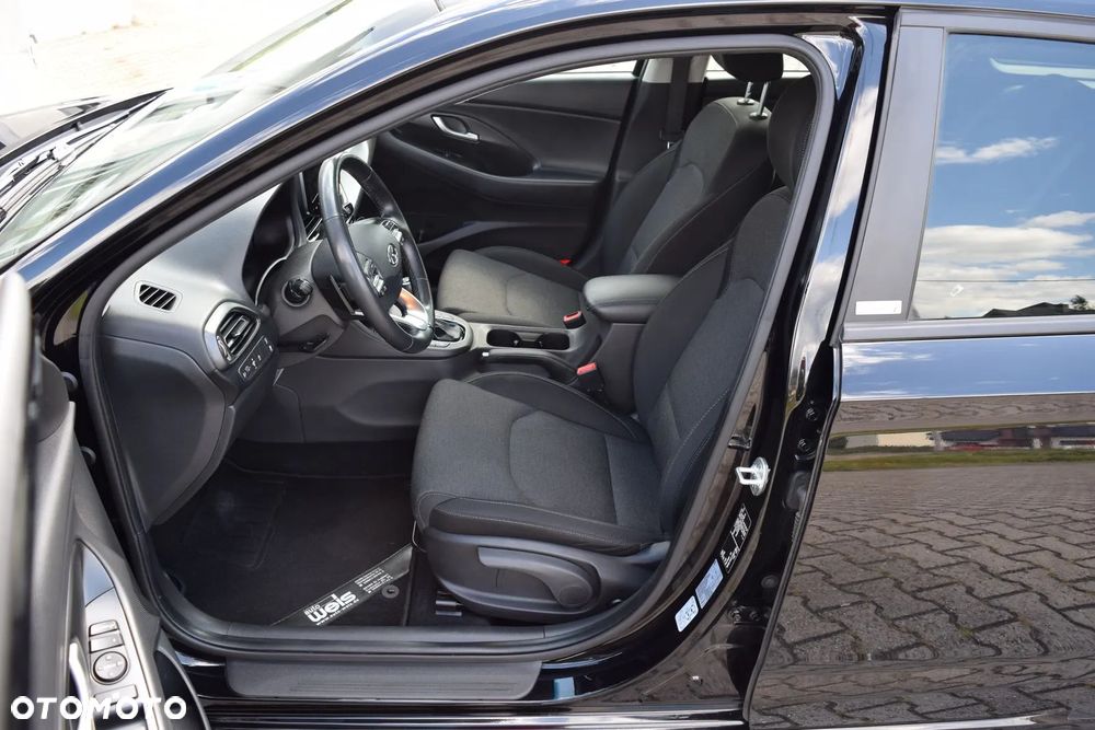 Hyundai i30 1.5 T-GDI 48V Executive DCT - 18