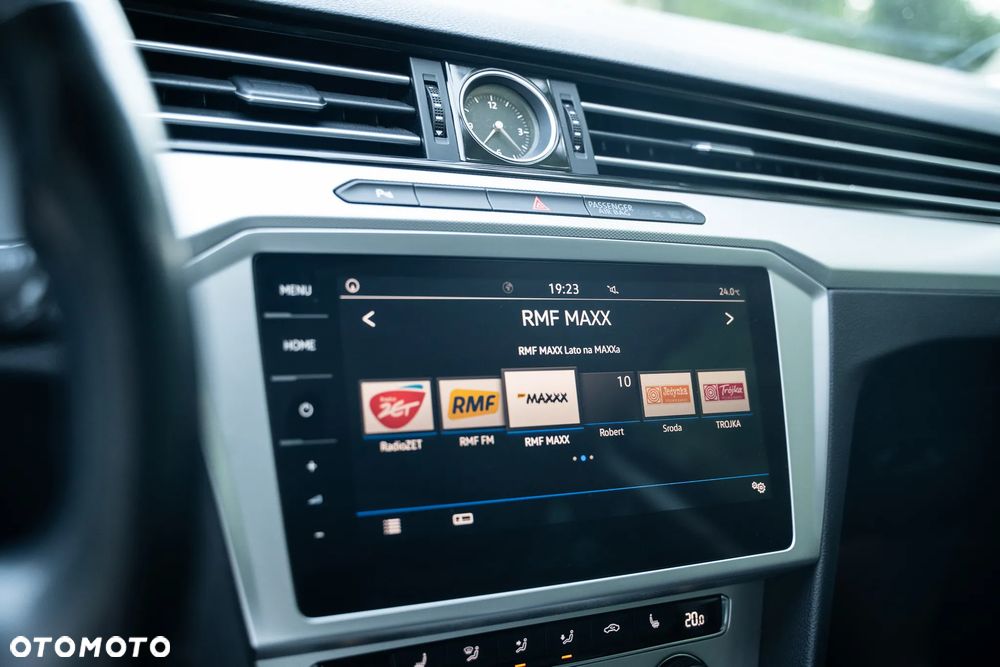 Volkswagen Passat 2.0 TDI SCR DSG Comfortline - 27
