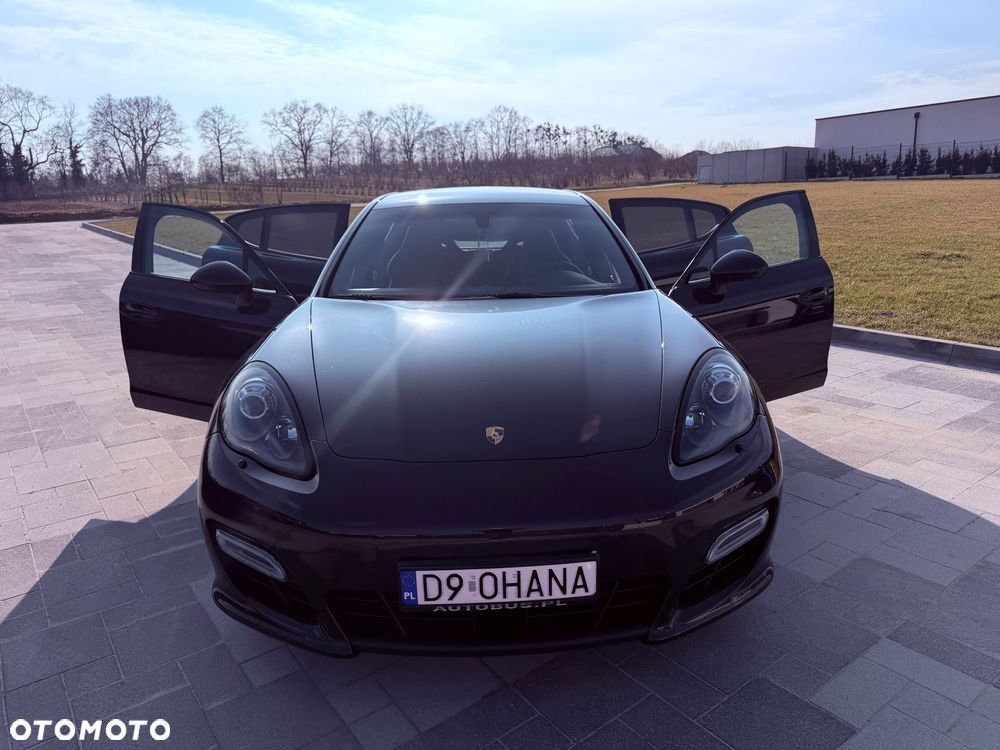 Porsche Panamera GTS PDK - 16
