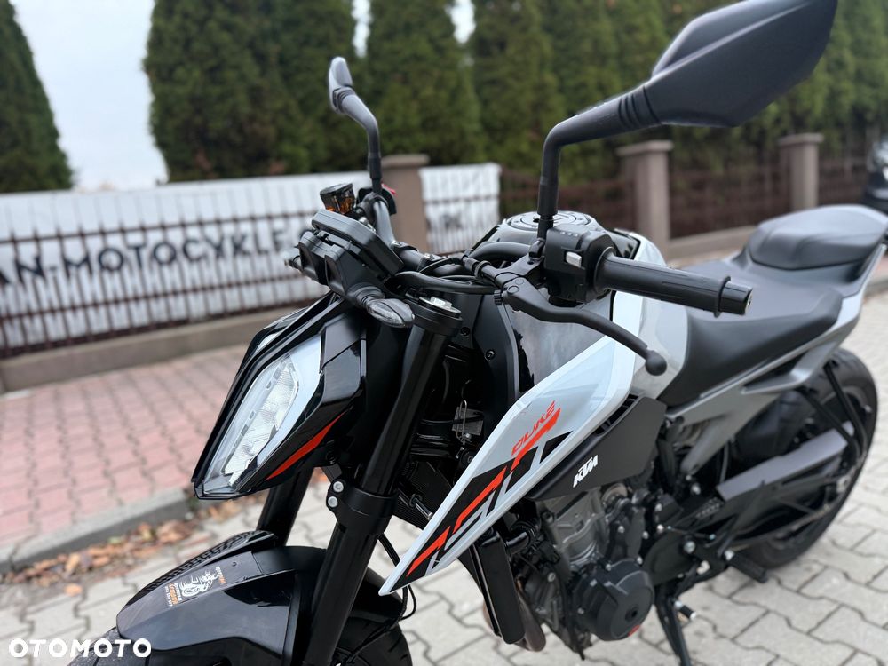 KTM Duke 790 - 21