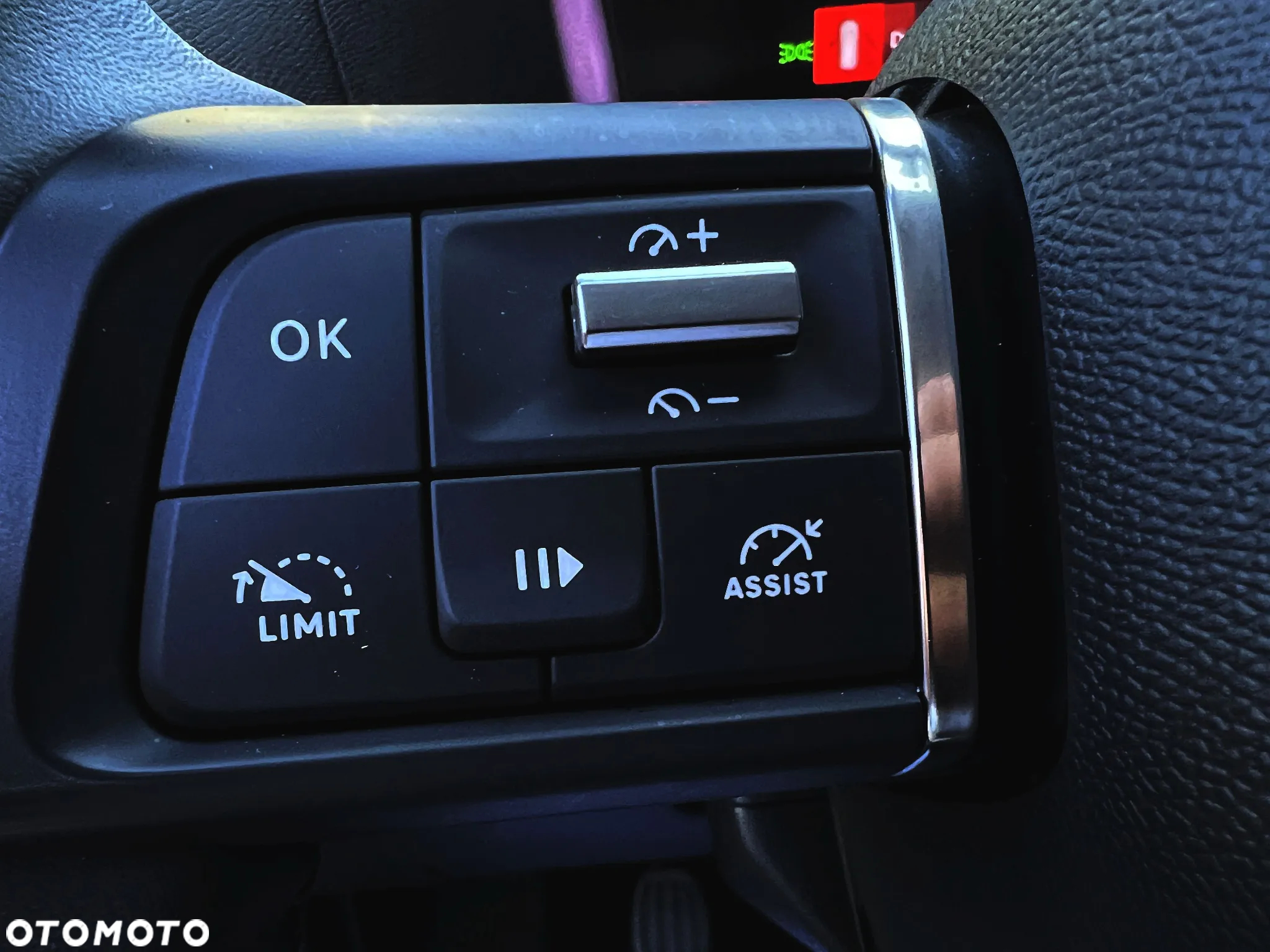 Citroën C4 PureTech 100 Stop&Start FEEL - 28
