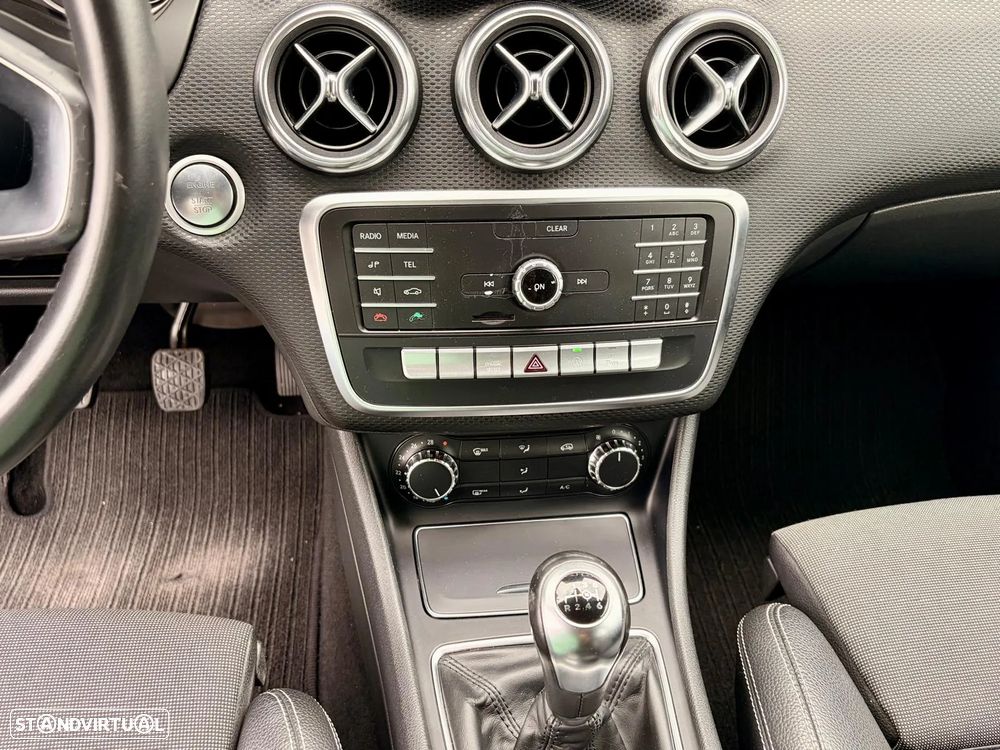 Mercedes-Benz A 180 d AMG Line - 15