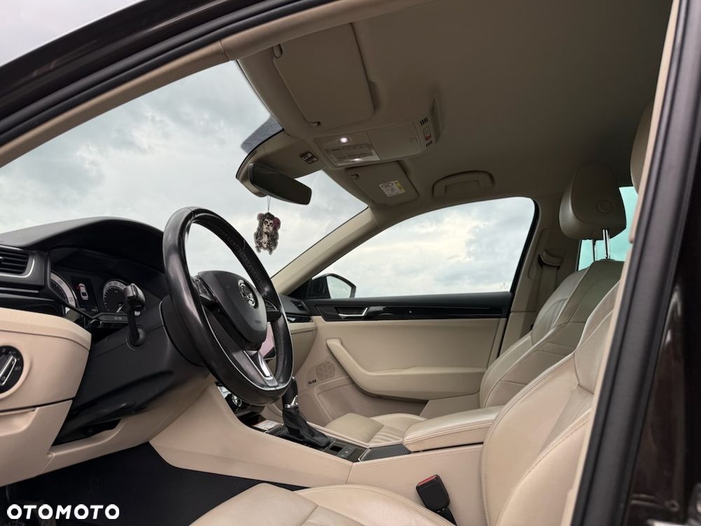 Skoda Superb 2.0 TDI L&K DSG - 11