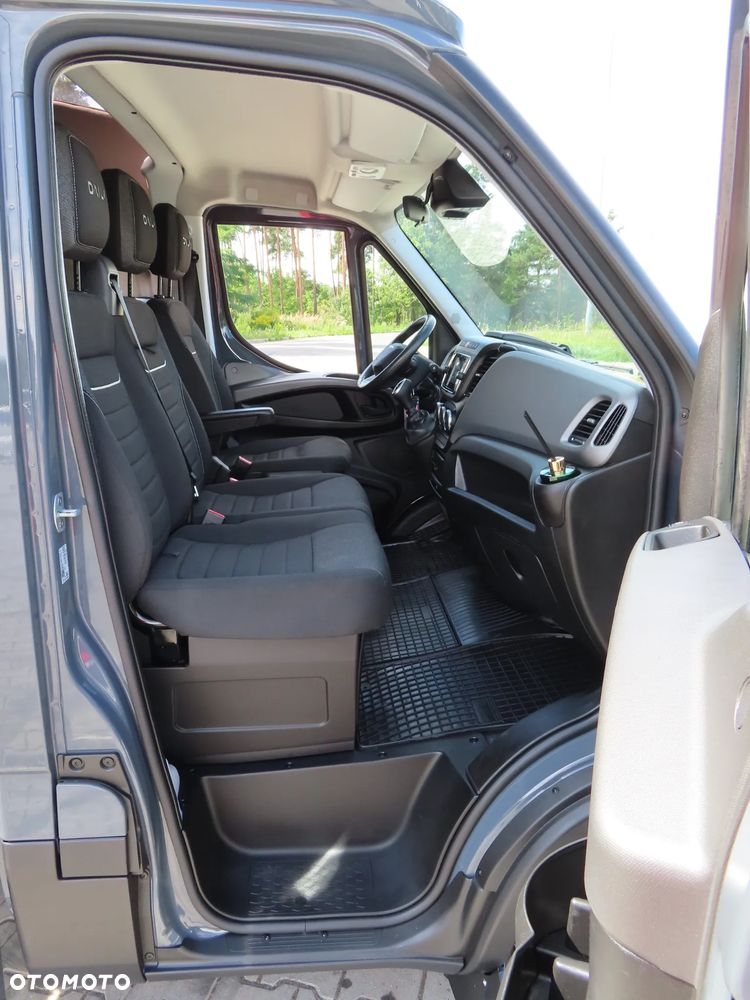 Iveco DAILY 35S18 3.0 HPI 180 KM POWER Hi-Matic AUTOMAT JEGGER Laweta POMOC DROGOWA Przewóz Pojazdów AUTOLAWETA 5100 mm Dł. Platformy DMC 3500 Kg Rozstaw Osi 4100 mm WZMACNIANE Zawieszenie Adaptacyjne Pneumatyczne Tylna Kabina Sypialniana LAMAX FULL LED Pełna Opcja Wyposażenia STAN JAK NOWY OKAZJA DOSTEPNA I GOTOWA - 28