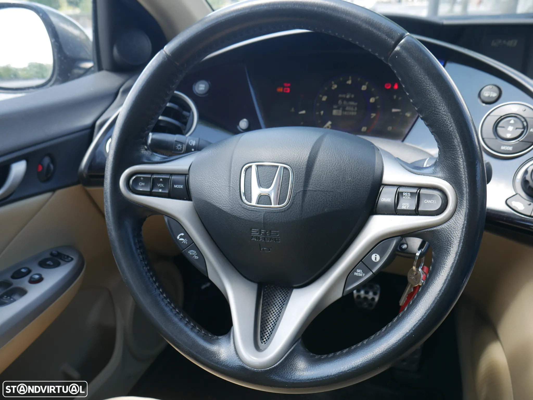 Honda Civic 1.8 Executive NAVI - 2
