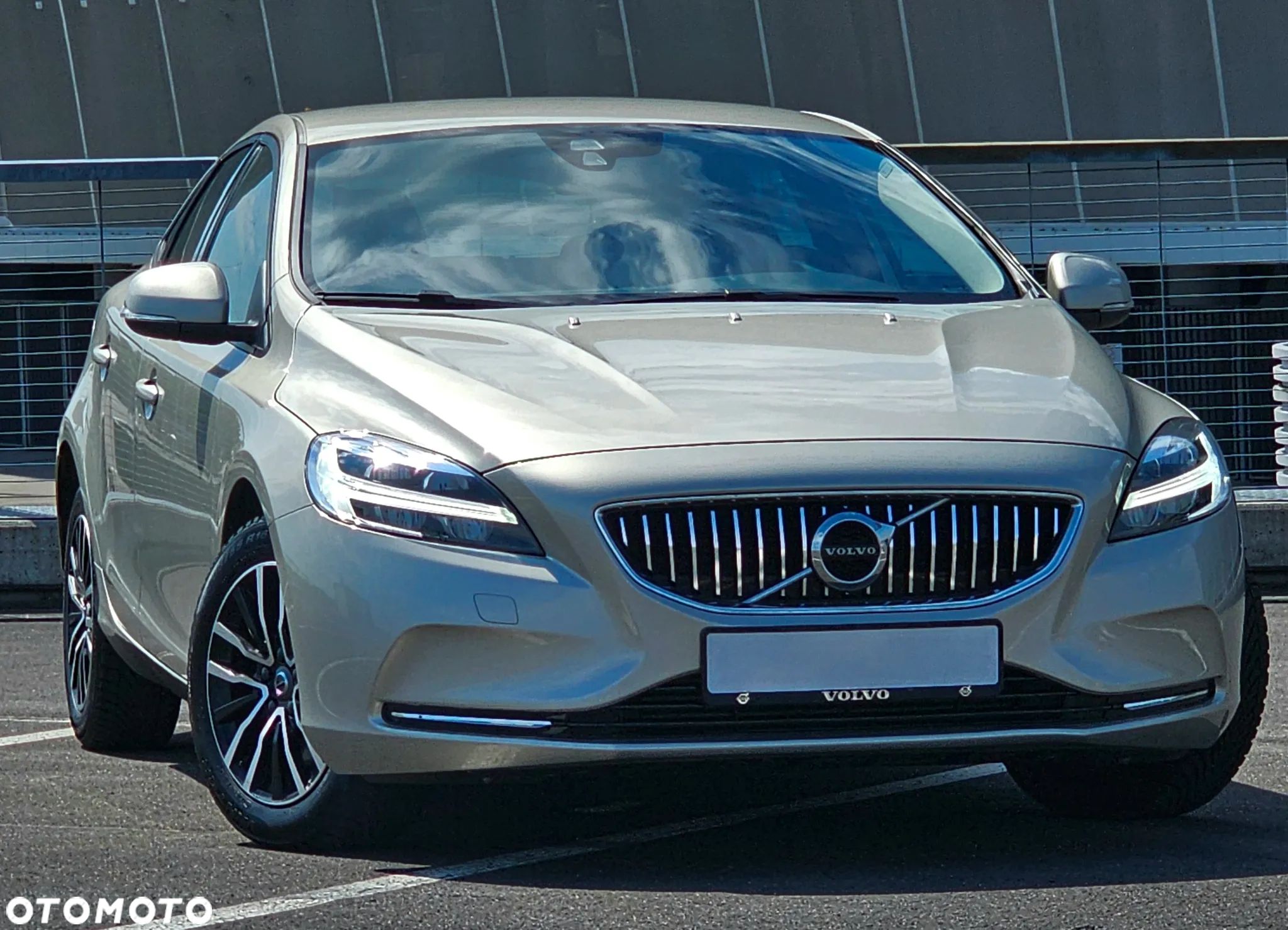 Volvo V40 - 1