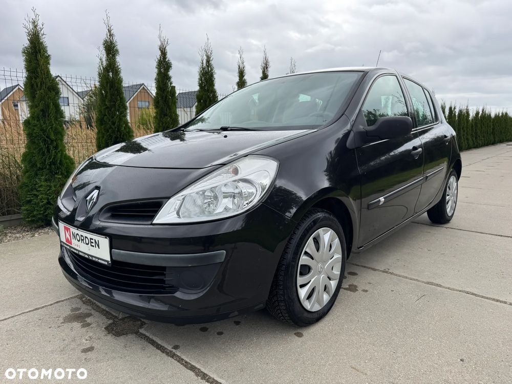Renault Clio 1.2 16V Authentique - 11