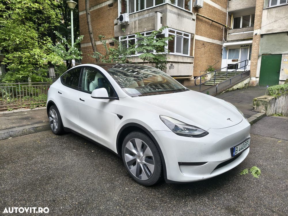 Tesla Model Y AWD Performance - 2