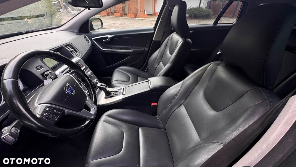 Volvo V60 D4 Geartronic Momentum - 40