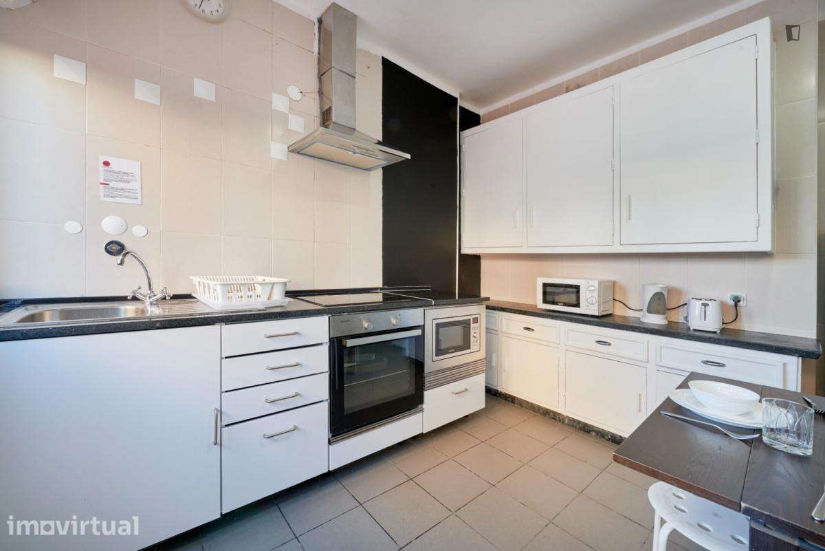 Quarto - localizado em Entrecampos Lisbon - Grande imagem: 5/12