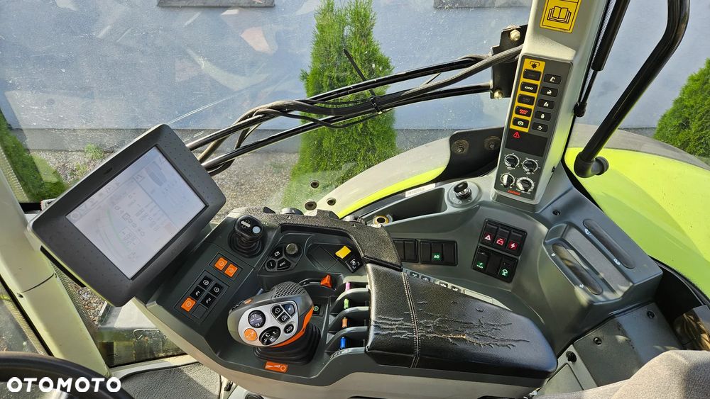 Claas Axion 920 - 25