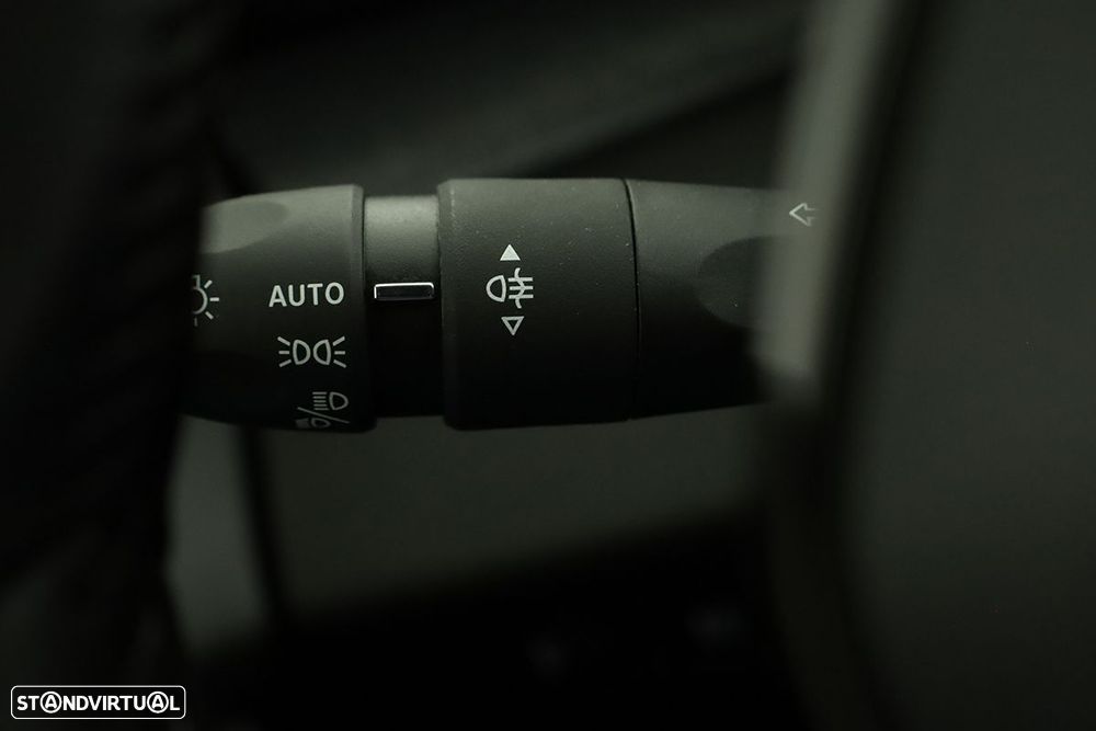 Peugeot 308 1.6 Hybrid Allure Pack e-EAT8 - 18