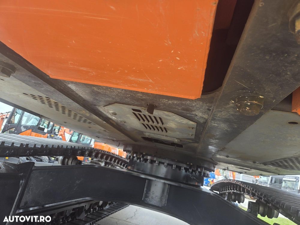 Hitachi ZX300LCN-6, 2019, 8.944h, cupa NOUA 1,8mc, 31,6tone, Ad sapare 7,5m, latime 3m, camere spate si laterale, inst picon si rotire pe brate, consum mediu 19,6l, lant 90% ok doar 721h deplasare, avertizare antirasturnare, posibl leasing-PROMOTIE 93.900Eur - 25