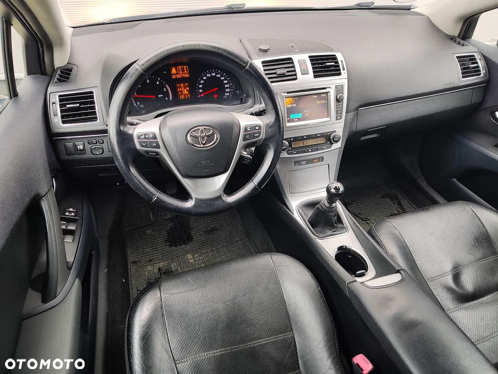 Toyota Avensis 2.0 D-4D Comfort - 18