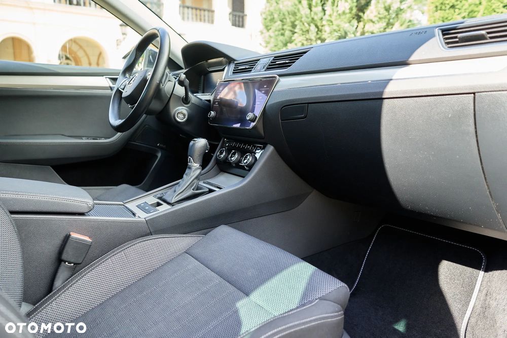 Skoda Superb 2.0 TDI SCR 4x4 Style DSG - 26