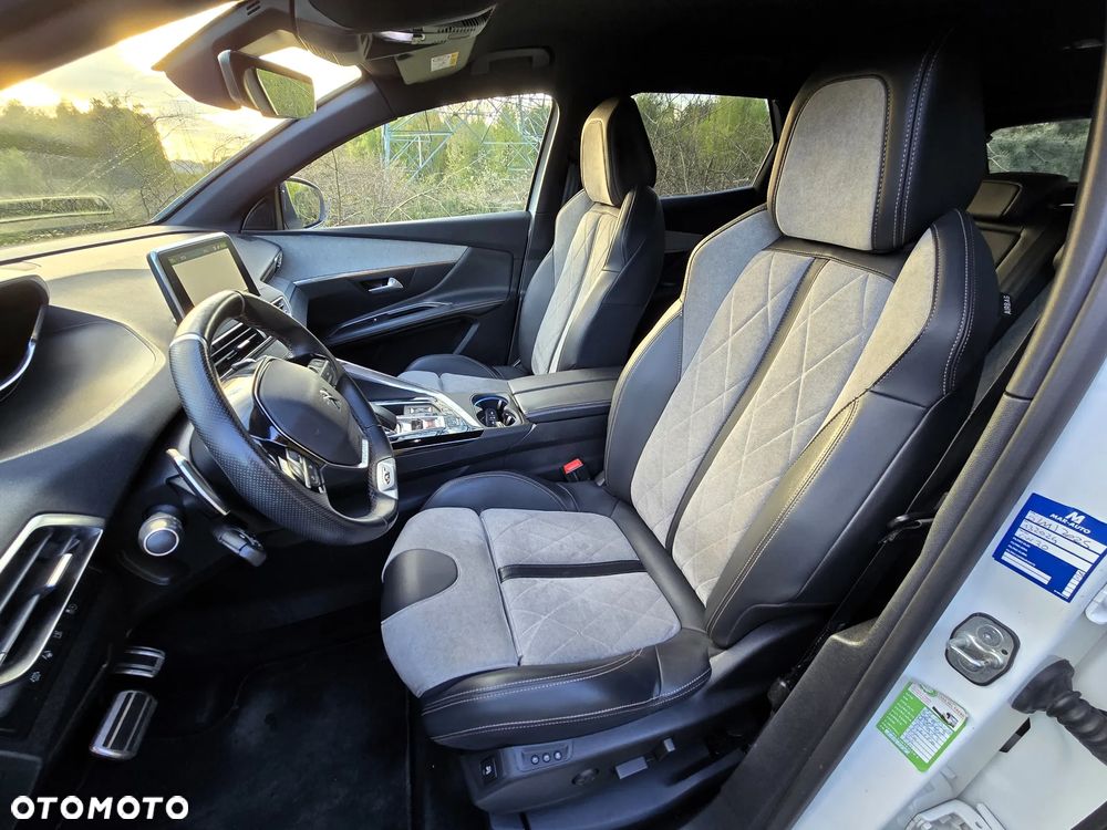 Peugeot 3008 1.6 PureTech HYbrid4 GT S&S EAT8 - 23