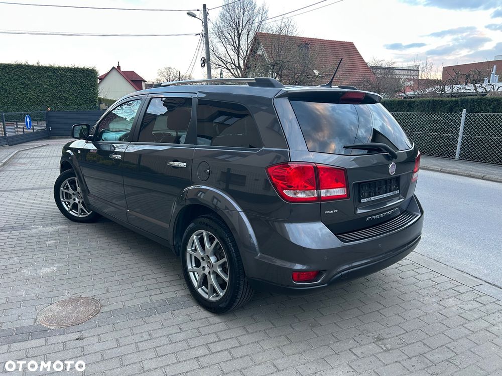 Fiat Freemont 2.0 Multijet Lounge AWD - 4