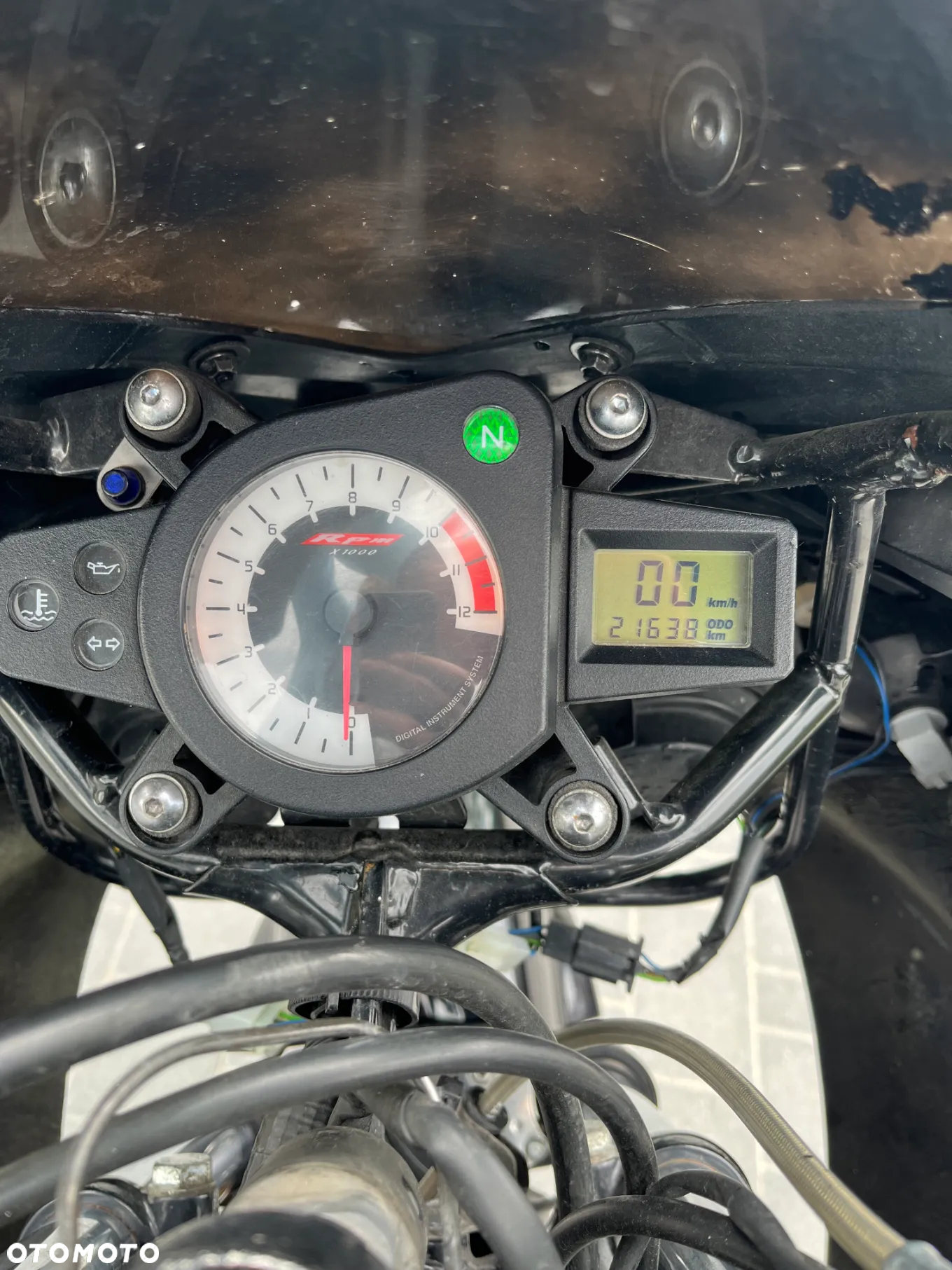 Yamaha TZR - 8