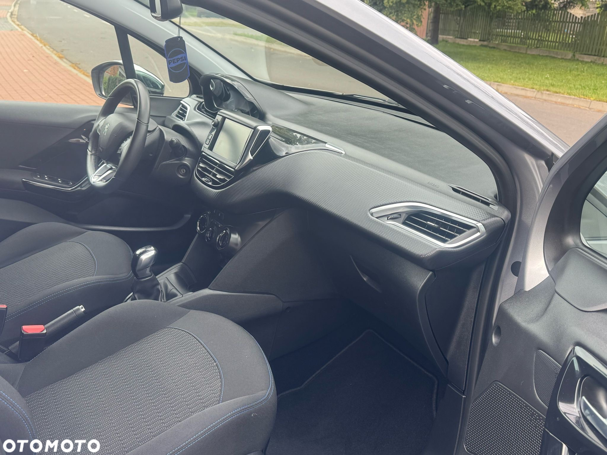 Peugeot 208 PureTech 82 Stop & Start Signature - 20