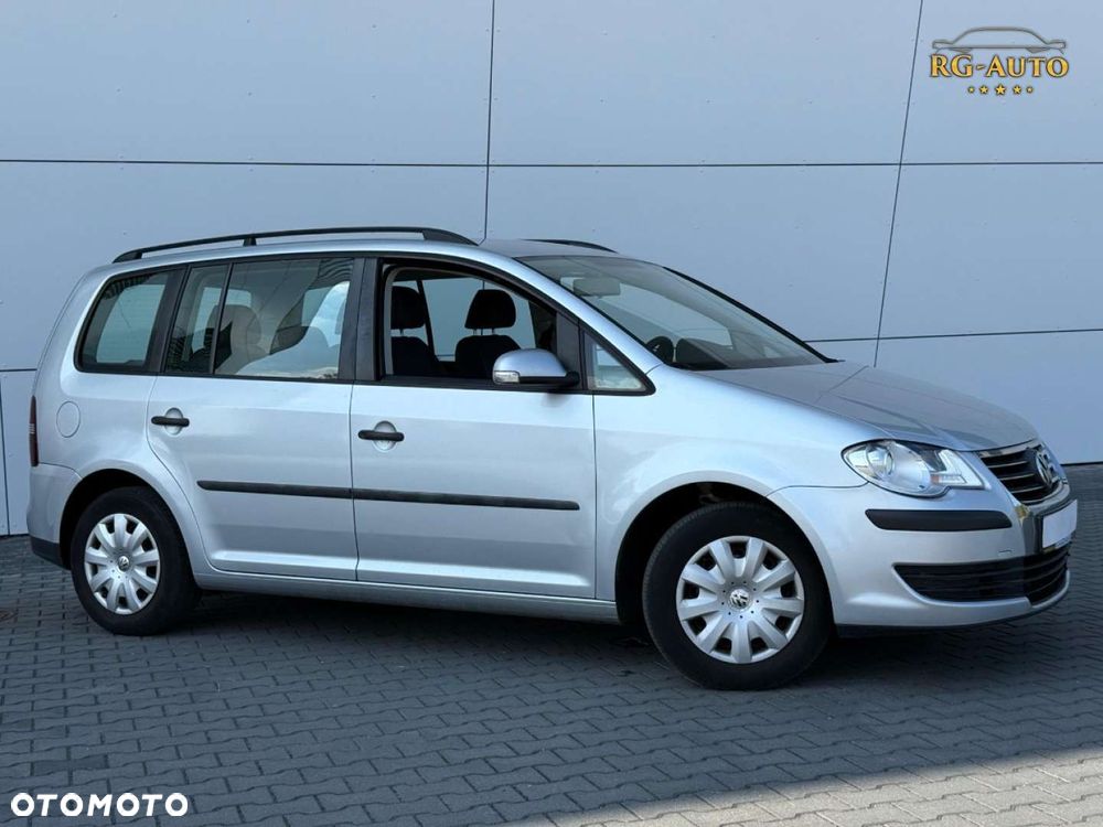 Volkswagen Touran - 4
