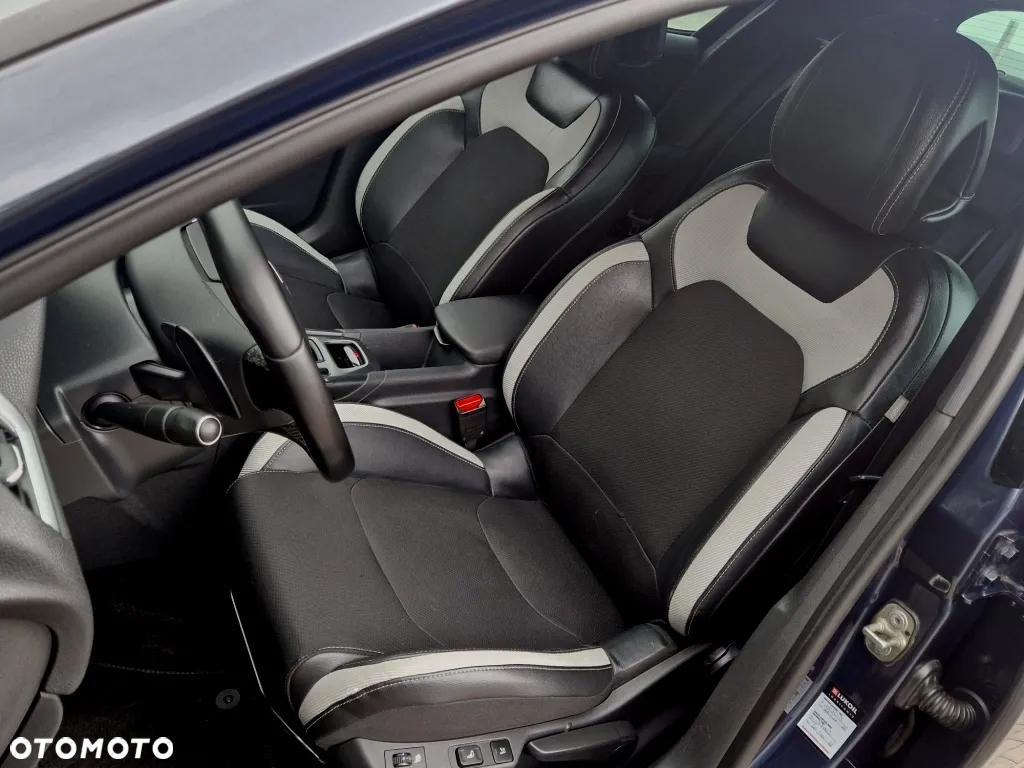 Citroën DS4 1.6 e-HDi SoChic MCP - 16