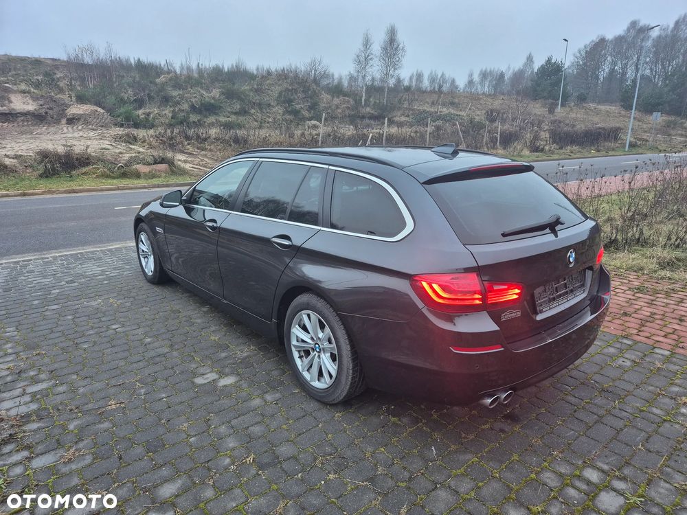 BMW Seria 5 525d xDrive Sport-Aut - 12