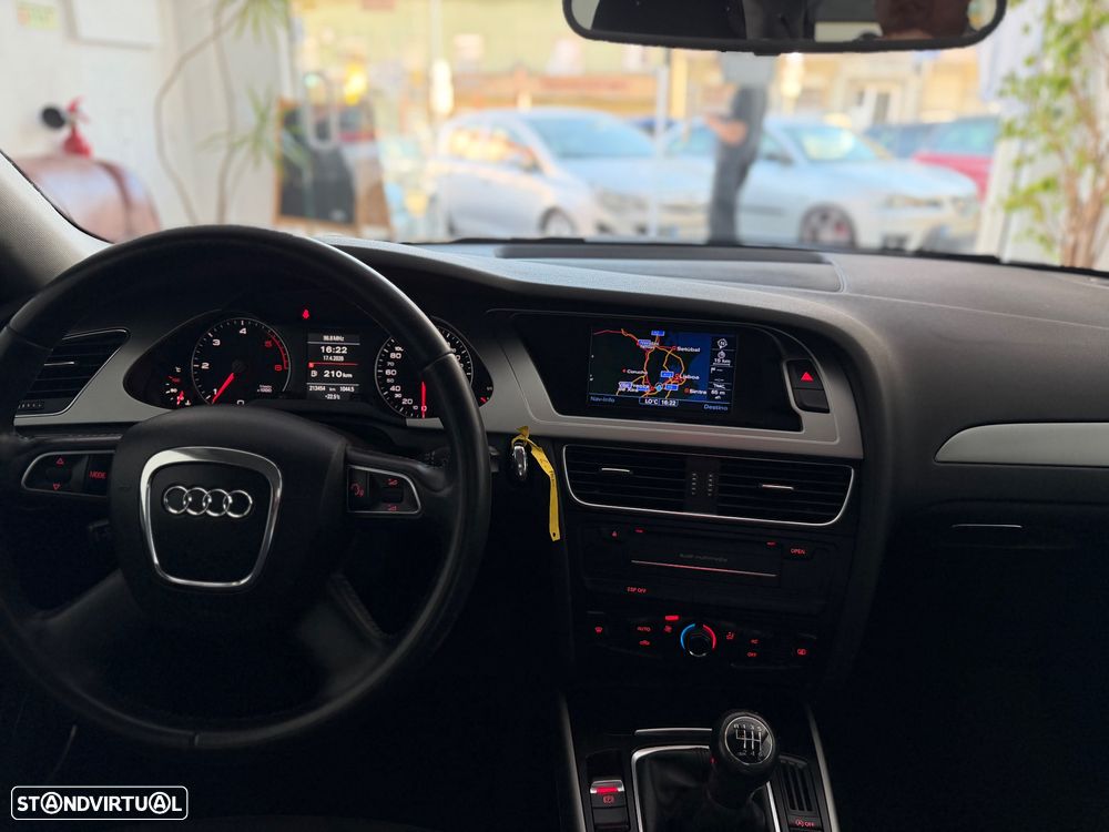 Audi A4 Avant 2.0 TDI Advance - 12