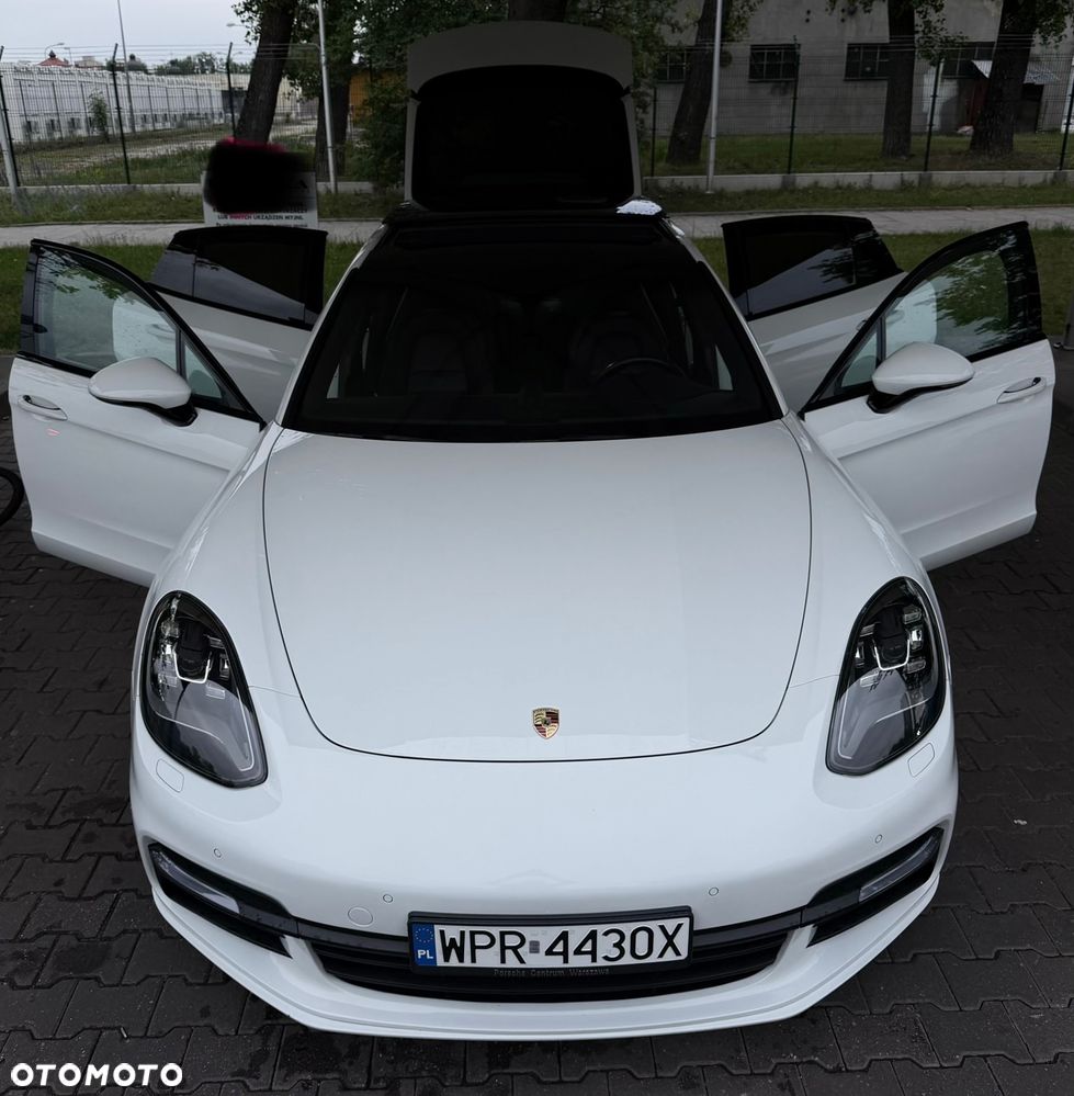 Porsche Panamera - 1