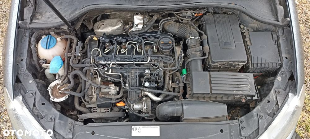 Volkswagen Golf 1.6 TDI DPF BlueMotion Technology Comfortline - 18