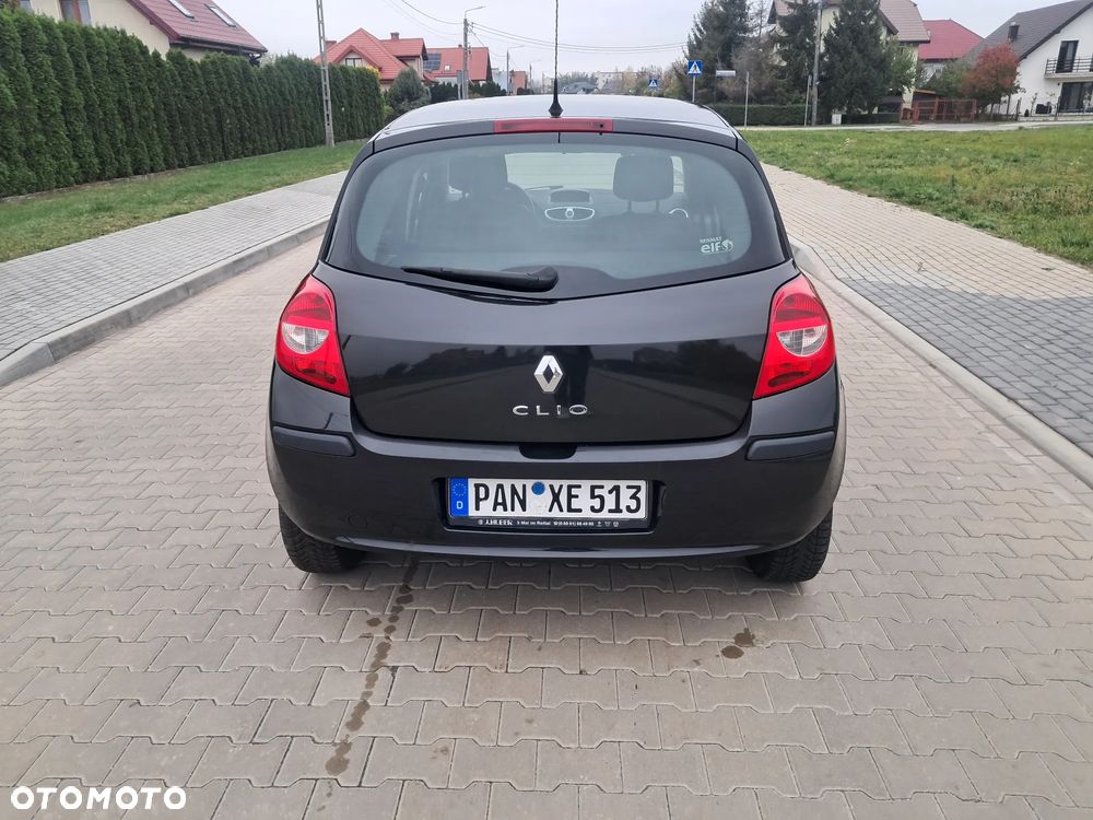 Renault Clio - 8