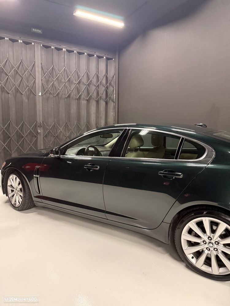 Jaguar XF 3.0 D V6 Premium Luxury - 3