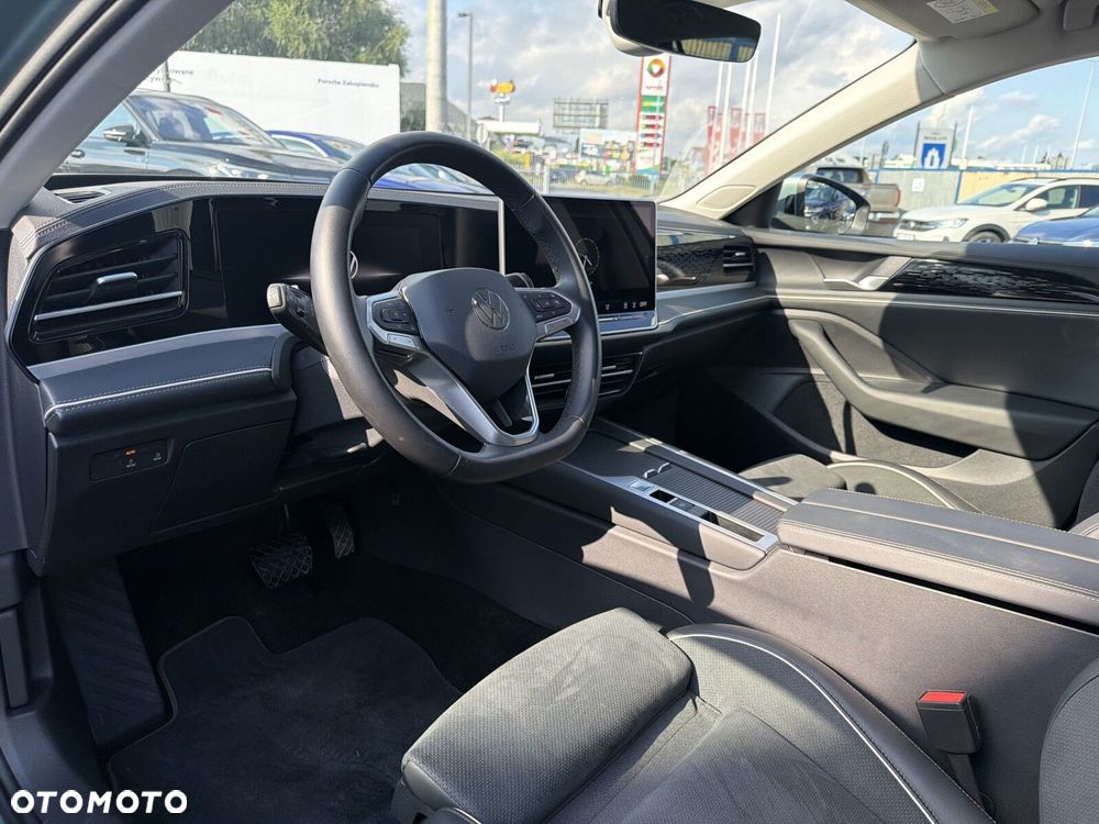 Volkswagen Passat - 10