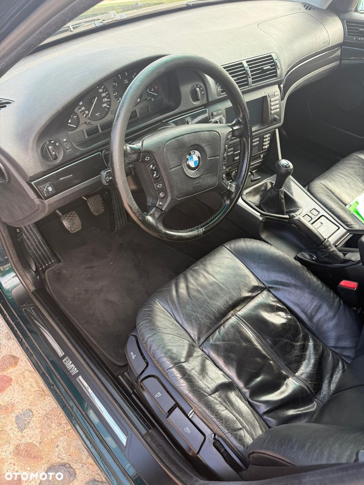 BMW Seria 5 528i - 11