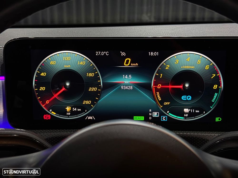 Mercedes-Benz A 250 Limousine e 8G-DCT AMG Line - 23