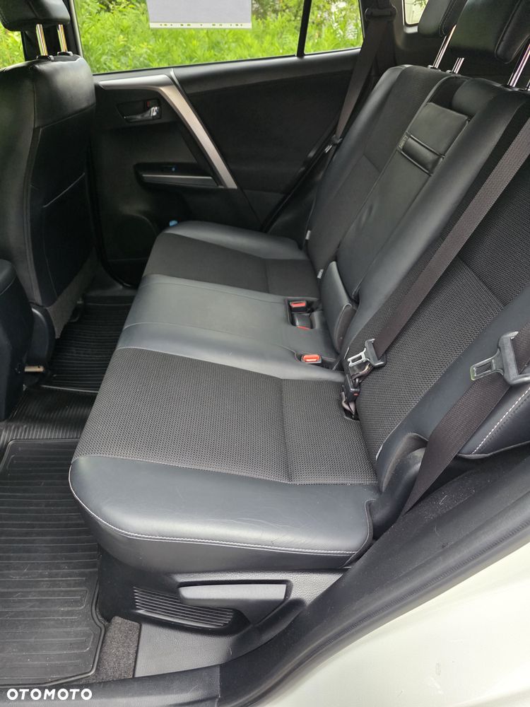 Toyota RAV4 Hybrid Premium 4x2 - 15