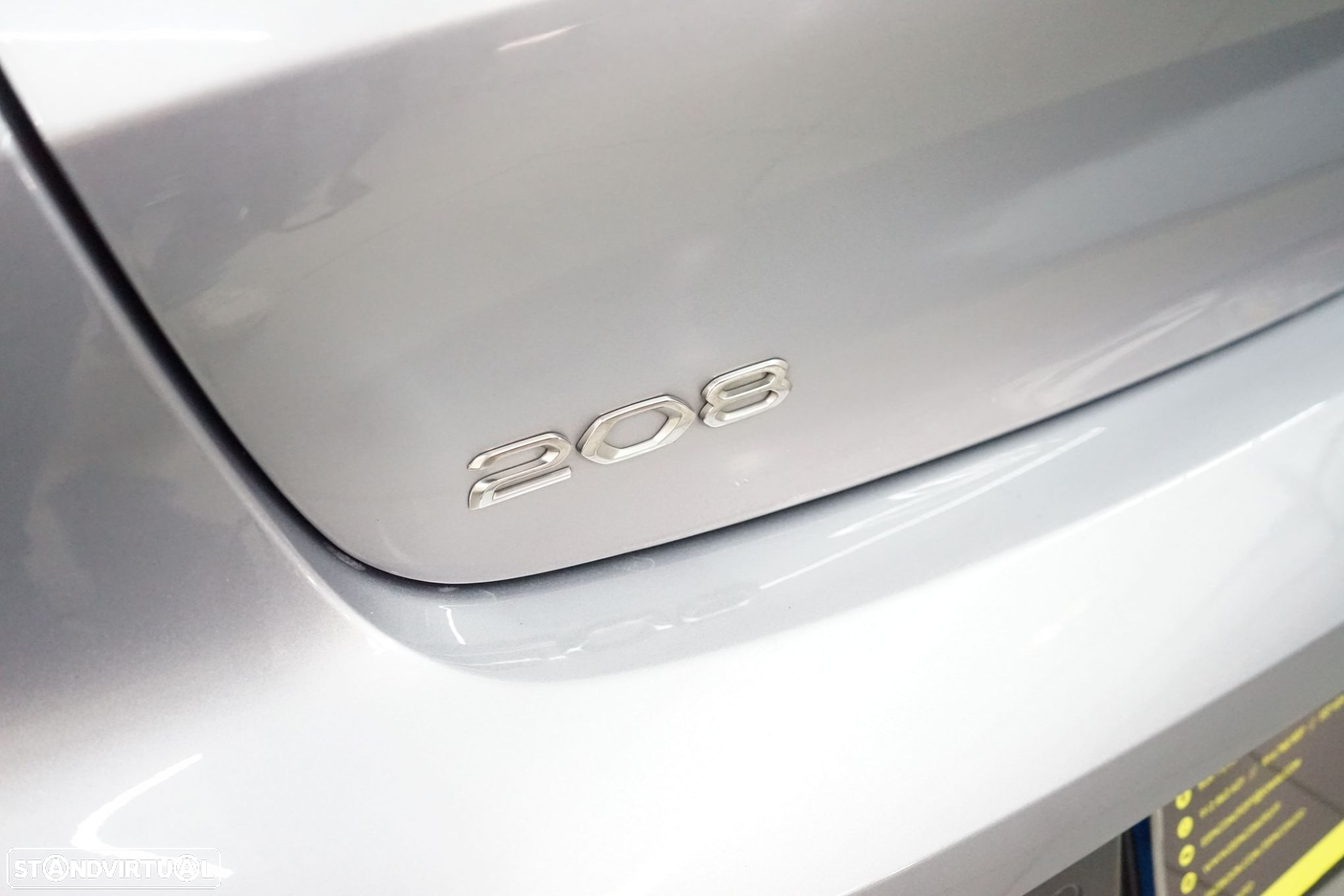 Peugeot 208 1.2 PureTech SE Style - 14